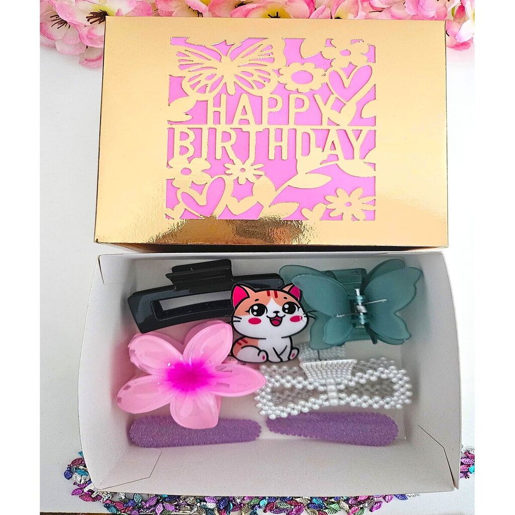 Doğum Günü Hediye Kutusu - 7 adet Karışık Lüks Toka - 15 cm x 15 cm x 7 cm derinlik